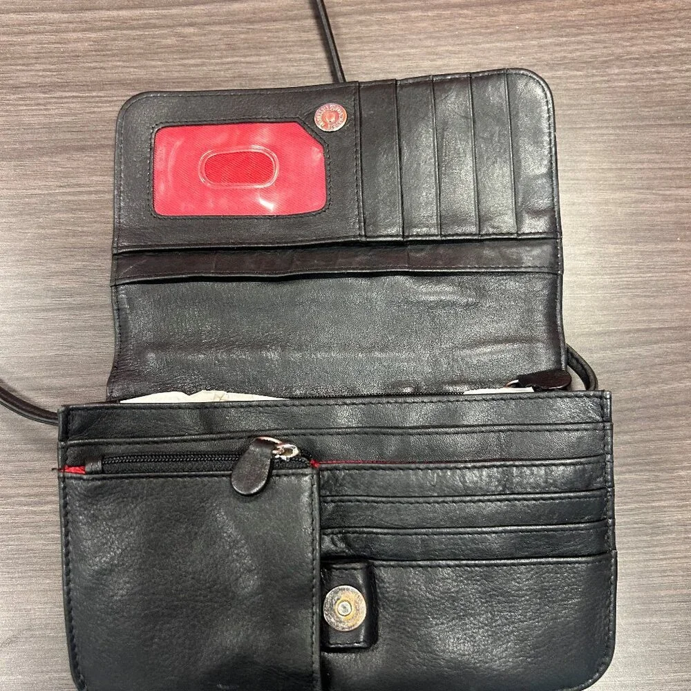 New York ili Leather Crossbody Organizer Purse - Picture 2 of 5